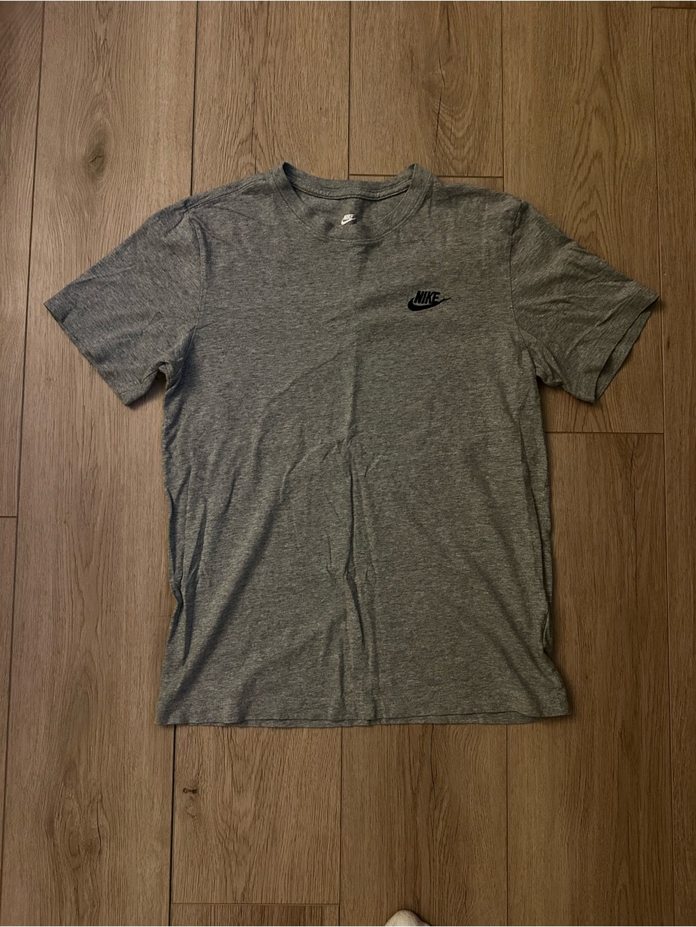 Nike Short Sleeve Crew Neck T-Shirt in Heather Gray